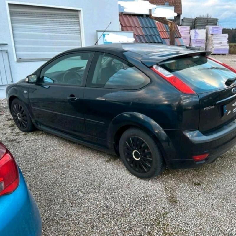 Schwarz Gebraucht 2006 Ford Focus Kleinwagen | 600 € (Superpreis) - Bild 1/4
