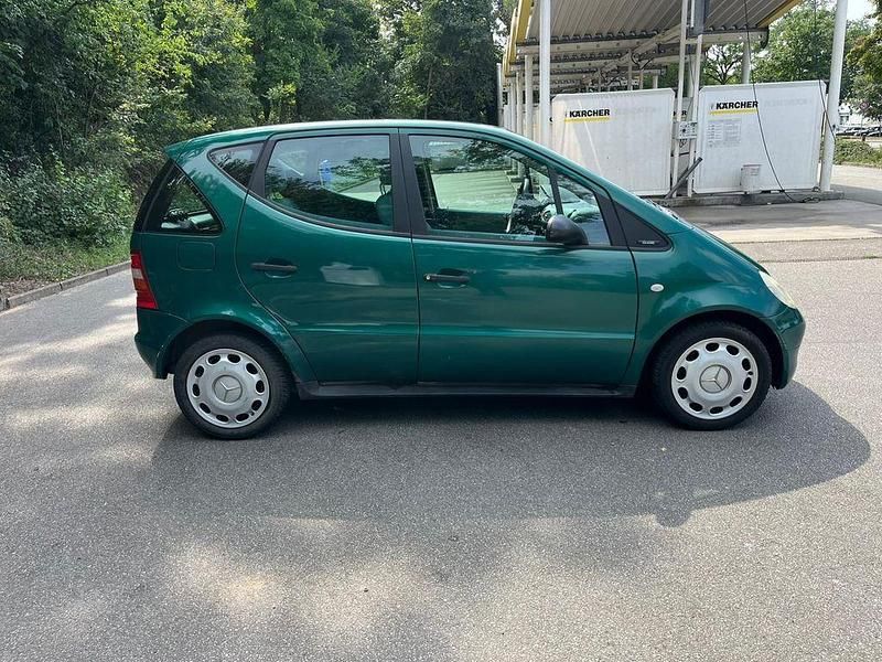 Grün Gebraucht 1998 Mercedes A140 Van / Kleinbus | 1.250 € (Fairer Preis) - Bild 1/4