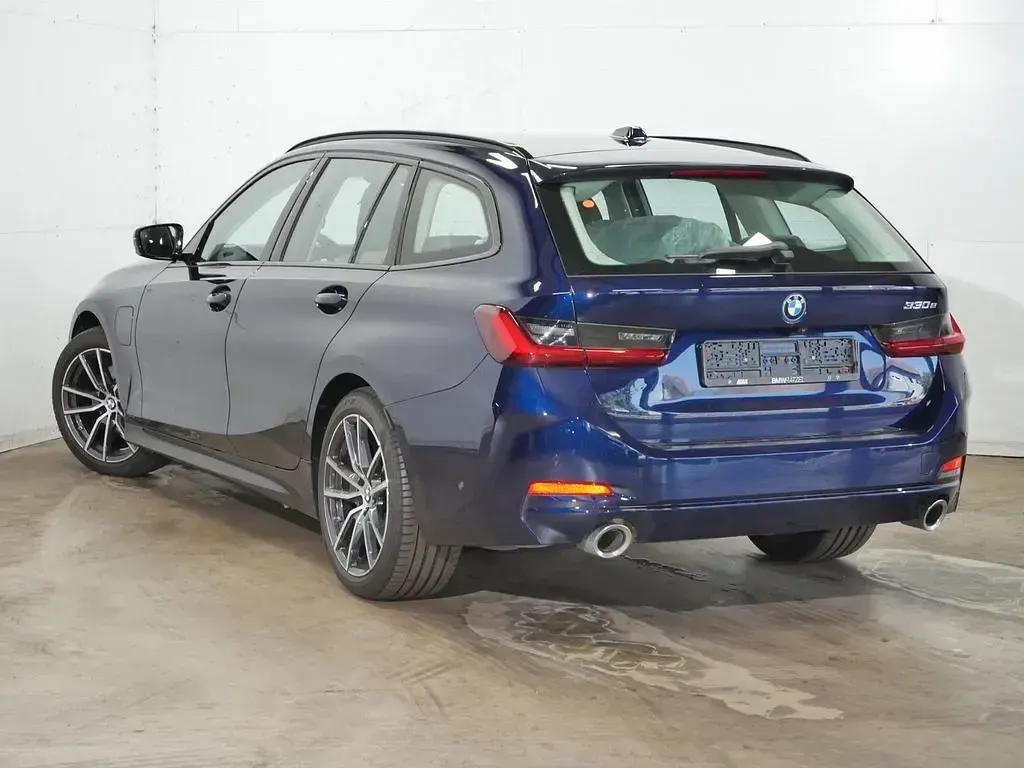 Gebraucht BMW 330e Comfort Edition 292 PS (214 kW) 2025 Bmw individual tansanitblau Kombi