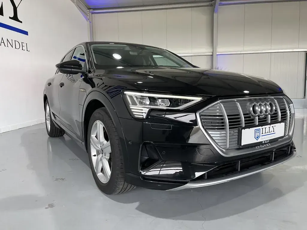 Używany Audi e-tron 230 kW (313 KM) 2021 Czarny SUV