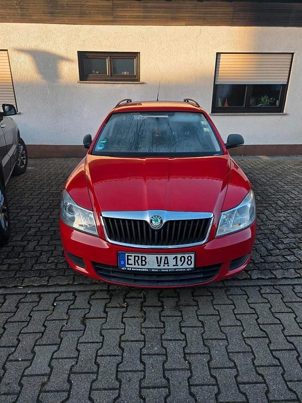 Rot Gebraucht 2010 Skoda Octavia Kombi | 3.850 € (Superpreis) - Bild 1/4