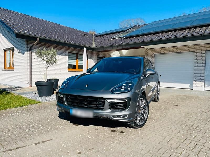 Gebraucht Porsche Cayenne Turbo 519 PS (381 kW) 2015 Grau SUV
