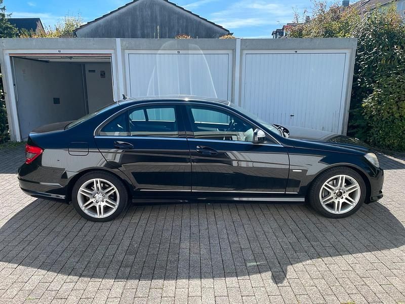 Schwarz Gebraucht 2008 Mercedes C200 Sport Limousine | 9.850 € (Teuer) - Bild 1/4