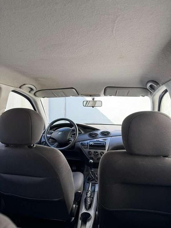 Gebraucht Ford Focus Ambiente 101 PS (74 kW) 2003 Silber Kombi