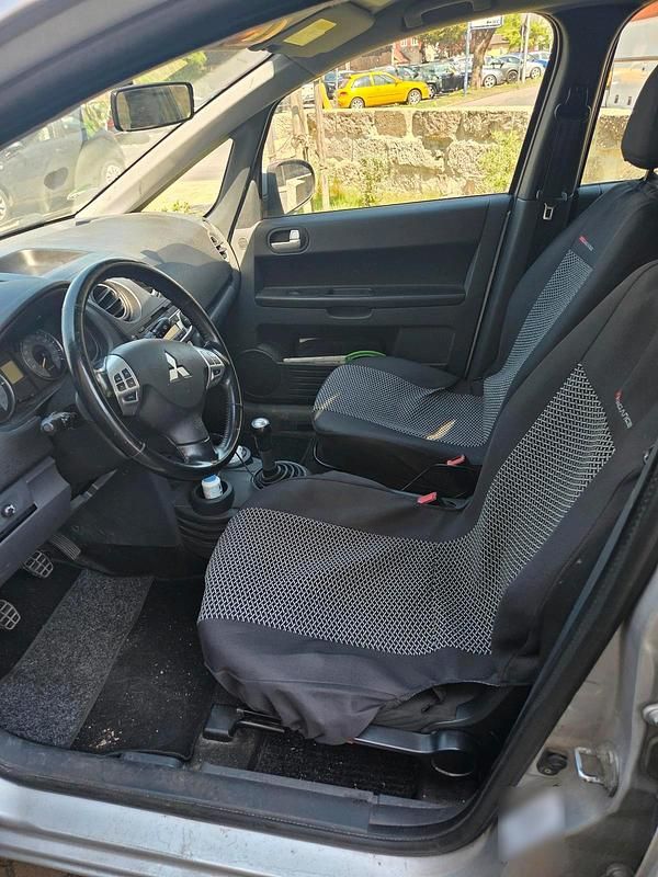 Gebraucht Mitsubishi Colt 95 PS (69 kW) 2009 Silber Kleinwagen