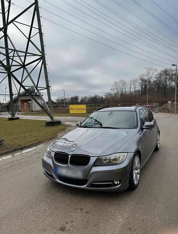 Grau Gebraucht 2011 BMW 318 Kombi | 5.600 € (Fairer Preis) - Bild 1/4