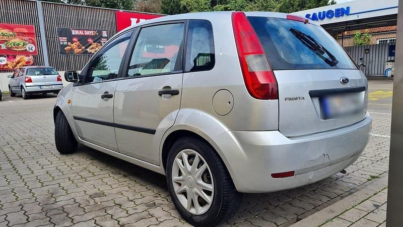 Gebraucht Ford Fiesta 80 PS (58 kW) 2004 Grau Kleinwagen