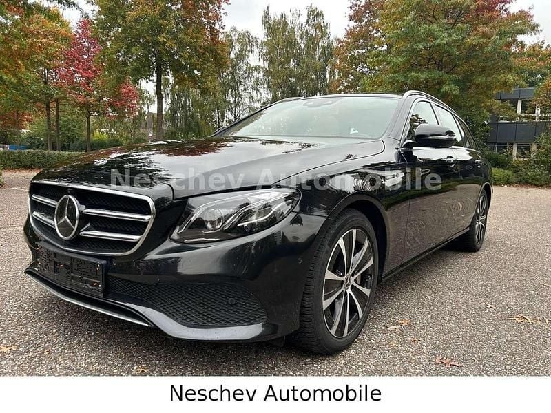 Obsidianschwarz Gebraucht 2019 Mercedes E400 Avantgarde Kombi | 26.450 € (Guter Preis) - Bild 1/4