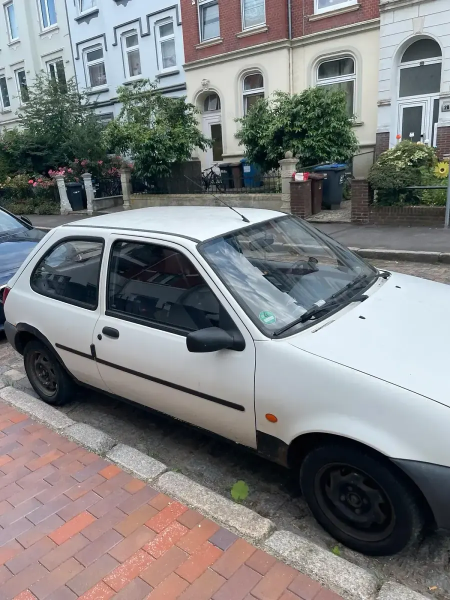 Gebraucht Ford Fiesta 50 PS (36 kW) 1997 Weiß Kleinwagen