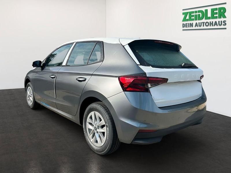 Neu Skoda Fabia Essence 80 PS (58 kW) 2025 Grau Kleinwagen