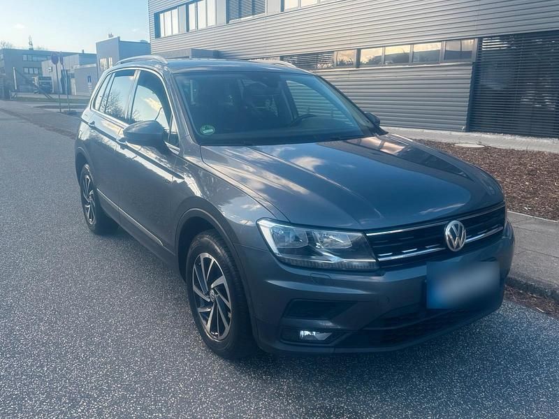 Gebraucht VW Tiguan 149 PS (109 kW) 2019 Grau SUV