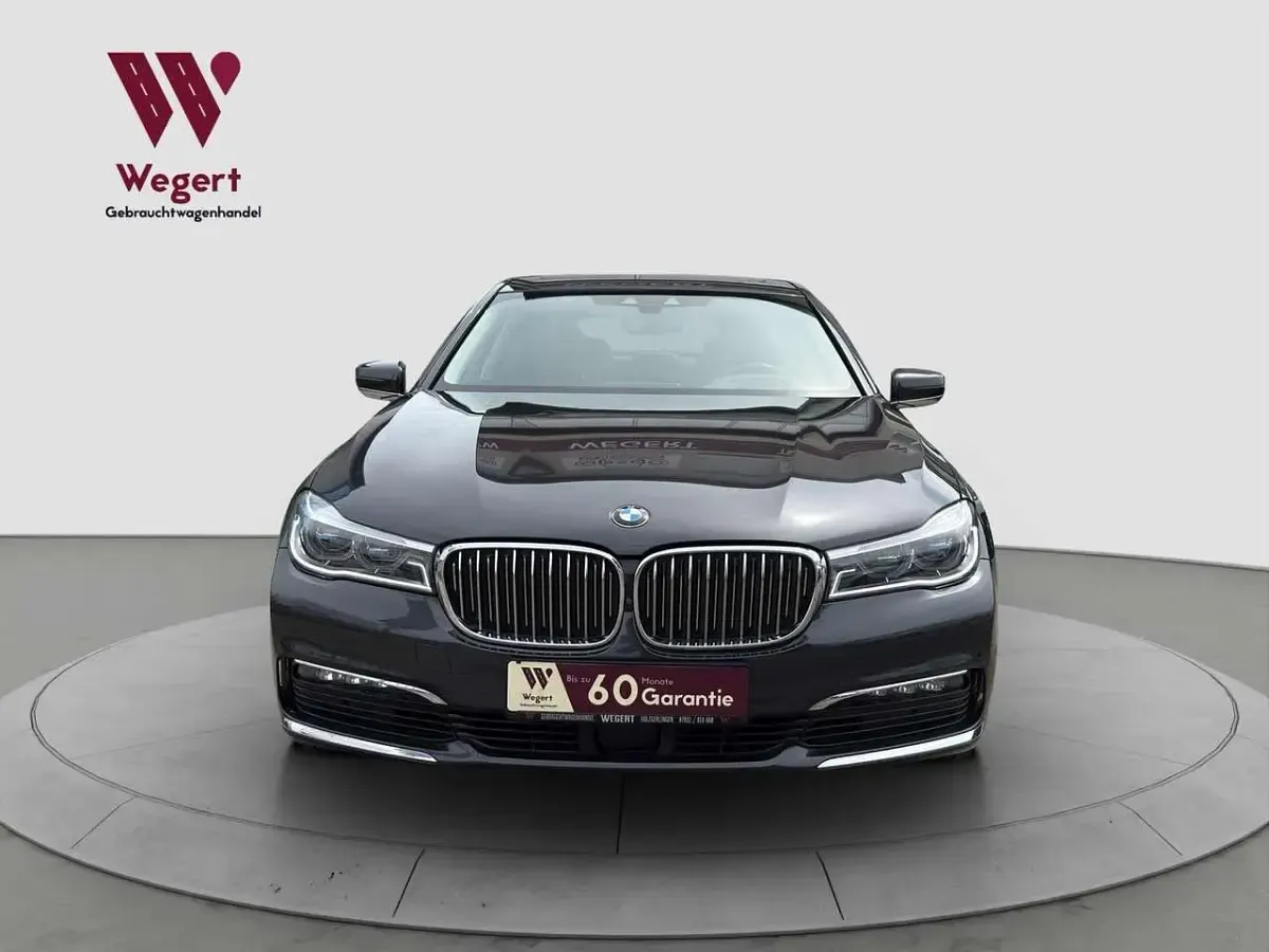 Gebraucht BMW 740 320 PS (235 kW) 2019 Grau Limousine