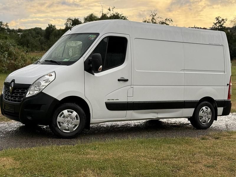 Weiß Gebraucht 2017 Renault Master Van | 8.999 € (Guter Preis) - Bild 1/4