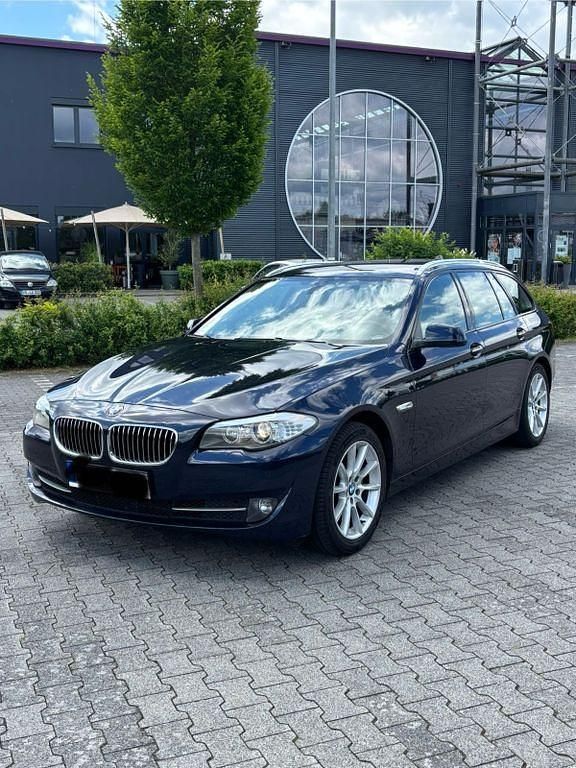 Blau Gebraucht 2013 BMW 528 Kombi | 10.600 € (Superpreis) - Bild 1/4