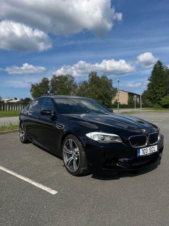 Schwarz Gebraucht 2013 BMW M5 Performance Limousine | 53.000 € - Bild 1/4