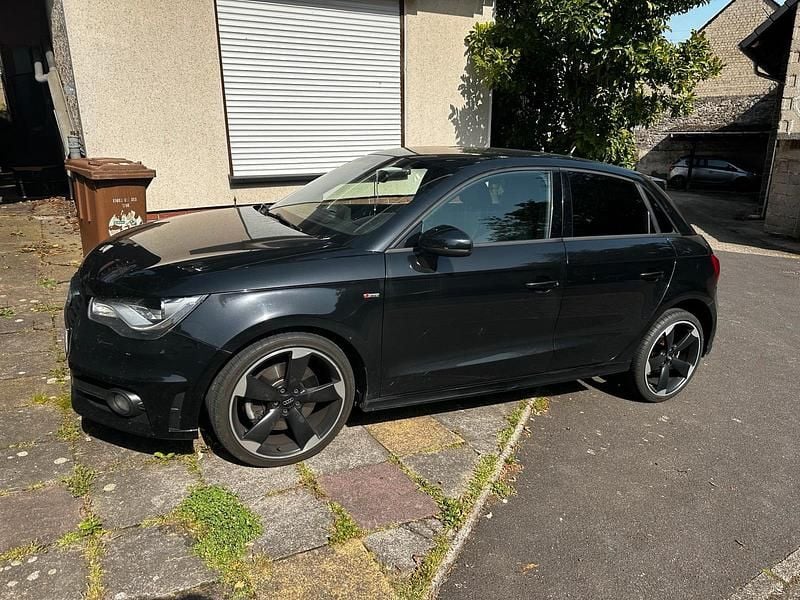Schwarz Gebraucht 2013 Audi A1 S-Line Kleinwagen | 10.500 € (Guter Preis) - Bild 1/4