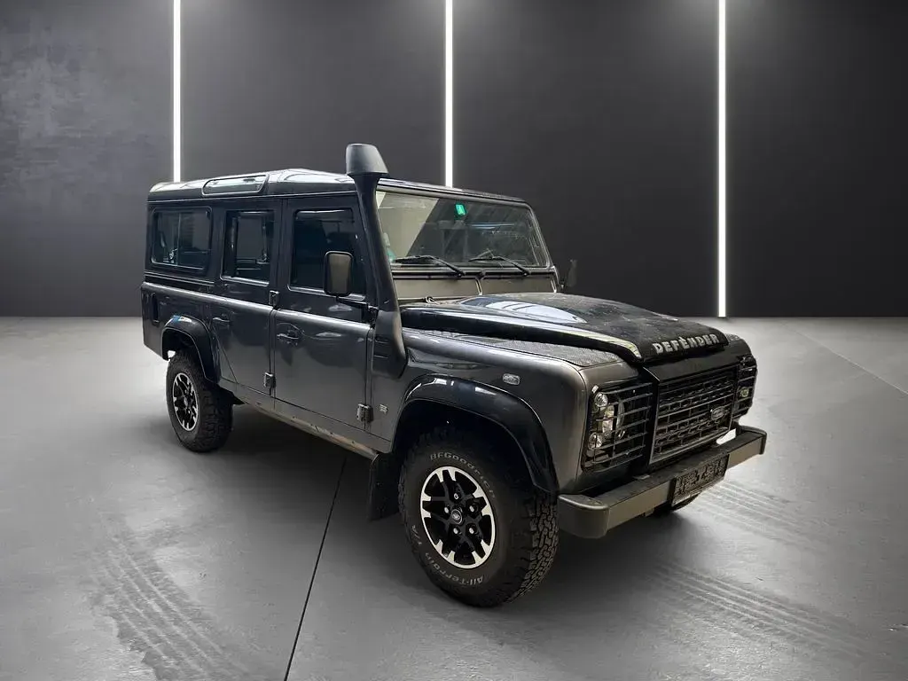 Gebraucht Land Rover Defender Adventure 122 PS (89 kW) 2016 Grau Kombi