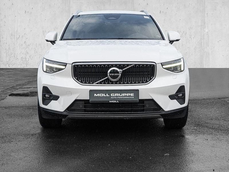 Gebraucht Volvo XC40 Core 163 PS (119 kW) 2024 Weiß SUV