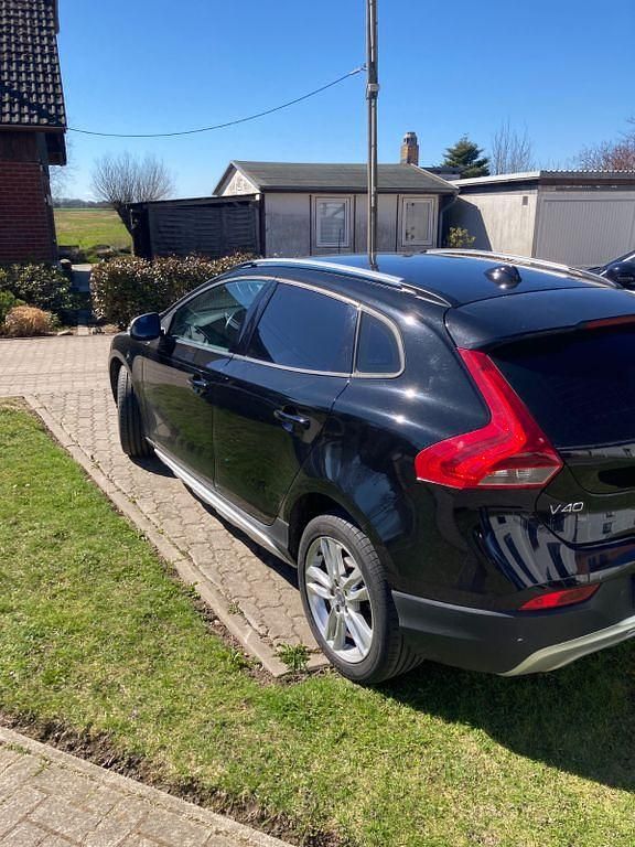 Gebraucht Volvo V40 CC 114 PS (83 kW) 2014 Schwarz Kombi