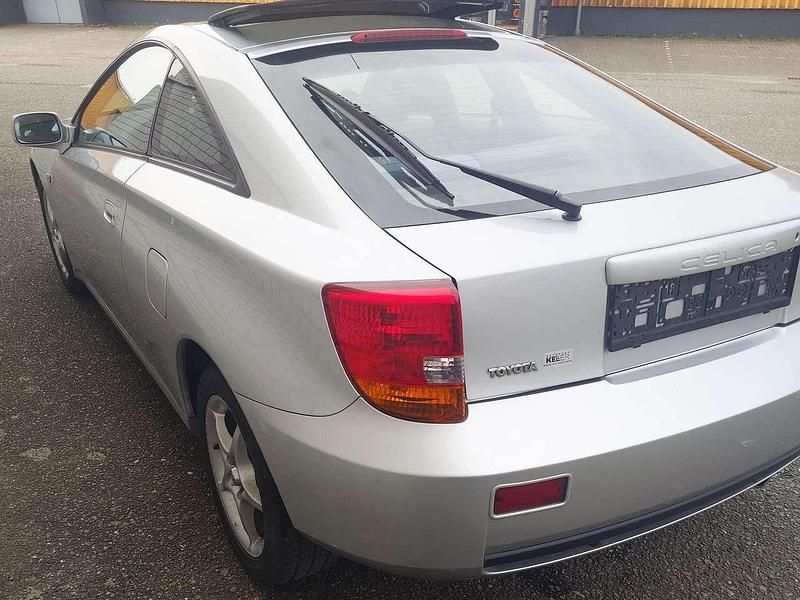 Gebraucht Toyota Celica 143 PS (105 kW) 2000 Silber Coupé