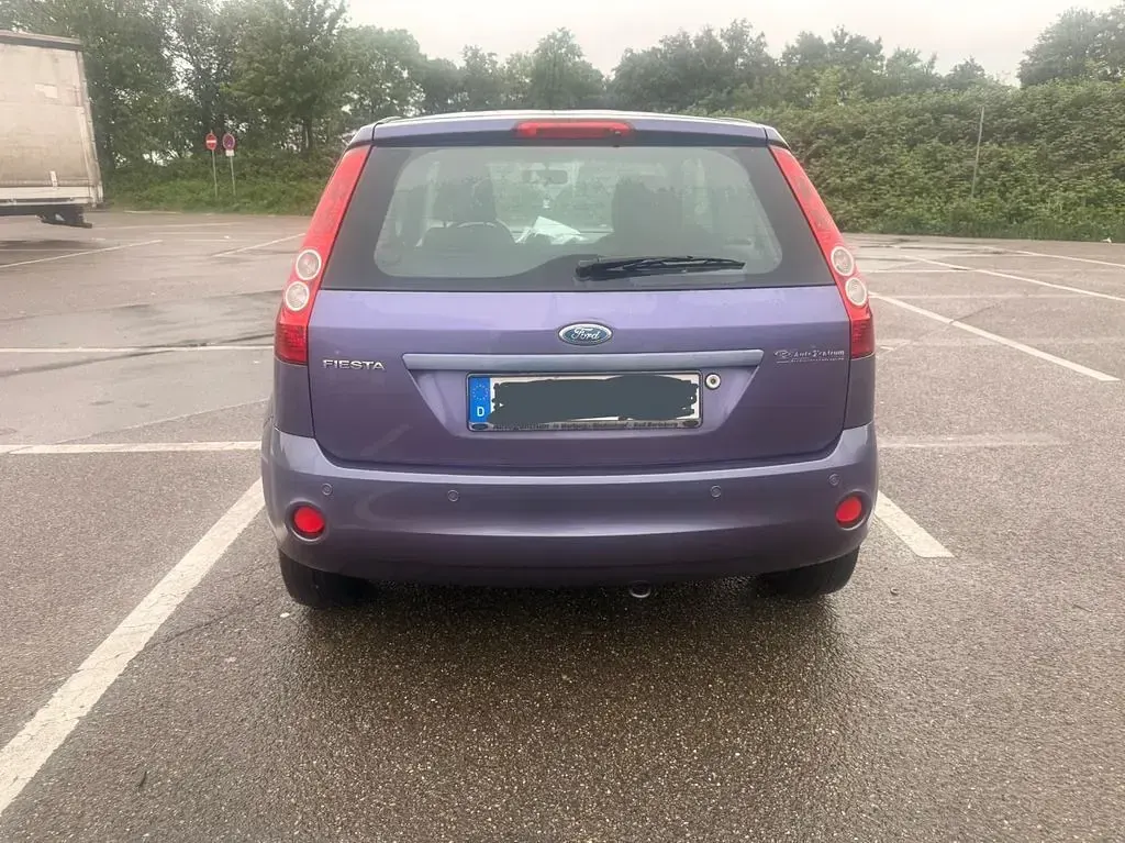 Gebraucht Ford Fiesta Ambiente 60 PS (44 kW) 2007 Violet Kleinwagen