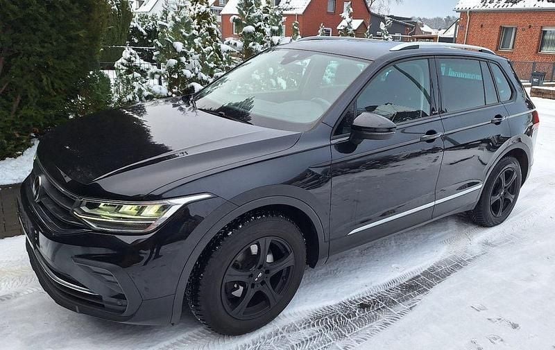Gebraucht VW Tiguan Active 150 PS (110 kW) 2021 Schwarz SUV