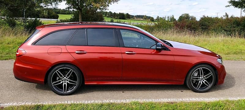 Gebraucht Mercedes E220 AMG line 194 PS (142 kW) 2018 Rot Kombi