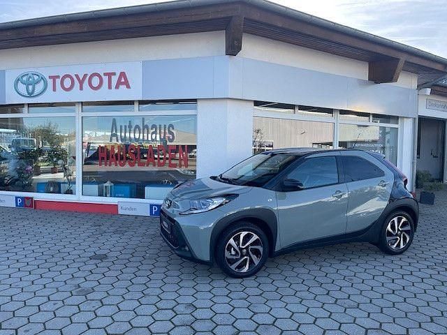 Grün Gebraucht 2025 Toyota Aygo X SUV | 16.990 € (Fairer Preis) - Bild 1/4