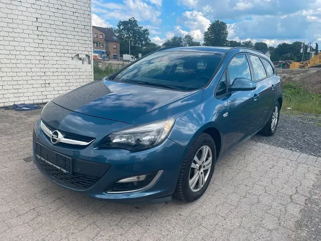 Gebraucht Opel Astra Edition 110 PS (80 kW) 2013 Blau Kombi