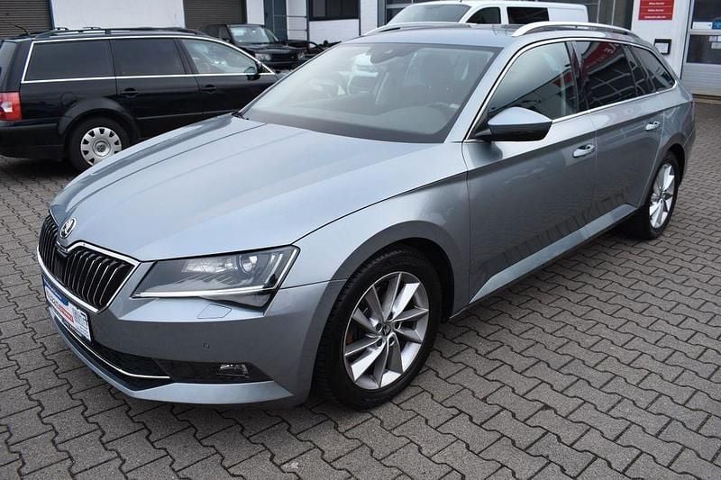 Gebraucht Skoda Superb Style 190 PS (139 kW) 2017 Grau Kombi