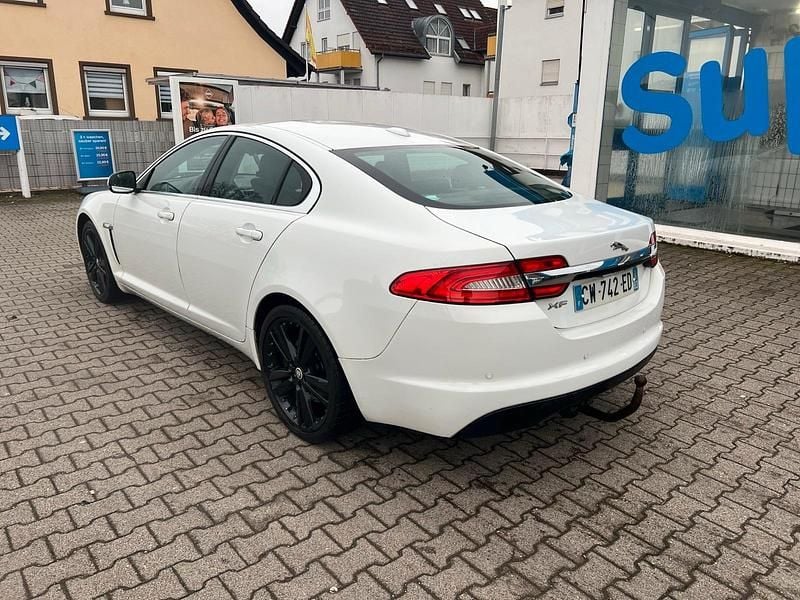 Gebraucht Jaguar XF 190 PS (139 kW) 2012 Weiß Limousine