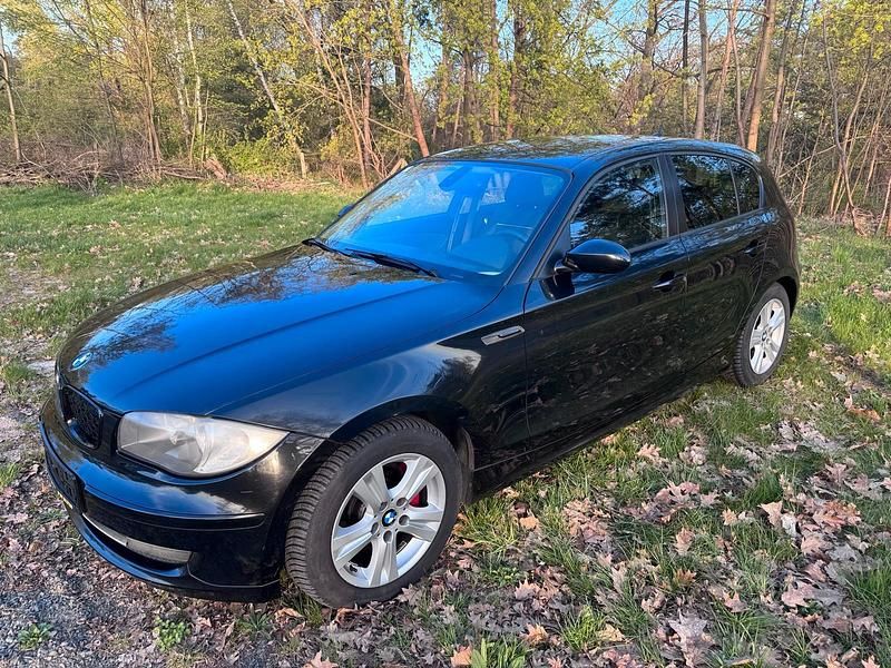 Second-hand BMW 120 177 CP (130 kW) 2008 Negru Hatchback