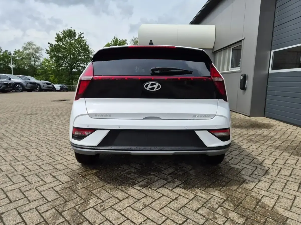 Neu Hyundai Bayon Trend 90 PS (66 kW) 2026 Atlas white SUV