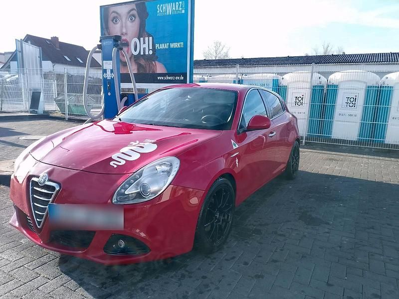 Gebraucht Alfa Romeo Giulietta 170 PS (125 kW) 2011 Rot Kleinwagen