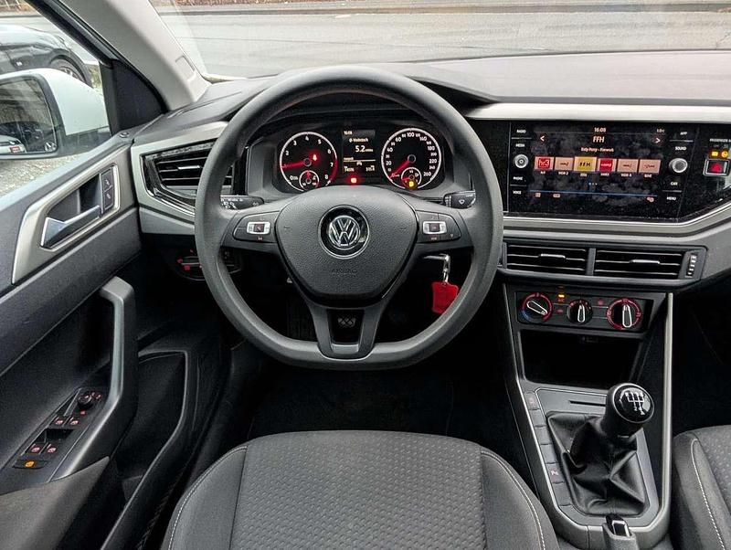 Gebraucht VW Polo Comfortline 80 PS (58 kW) 2019 Weiß Kleinwagen
