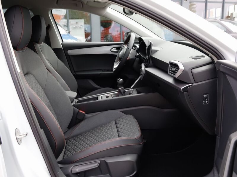 Second-hand Seat Leon FR 150 CP (110 kW) 2023 Alb Hatchback