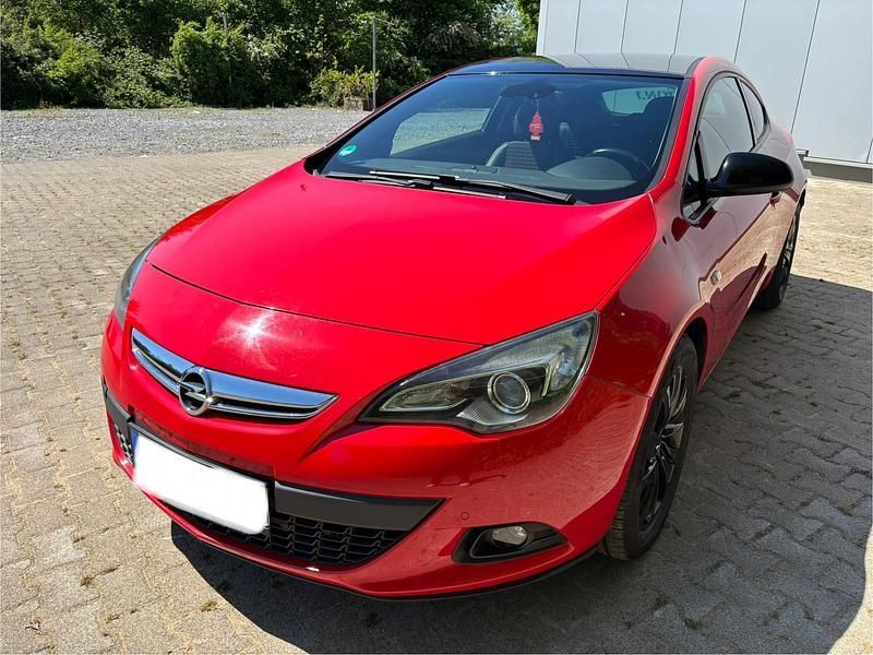 Rot Gebraucht 2017 Opel Astra GTC OPC Coupé | 8.990 € (Etwas zu teuer) - Bild 1/4