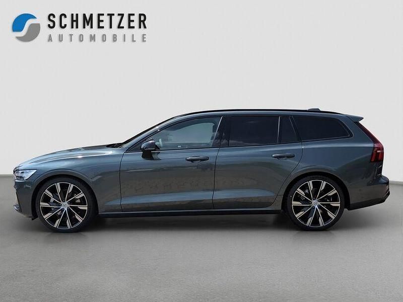 Gebraucht Volvo V60 Plus 197 PS (144 kW) 2025 Forest lake Kombi