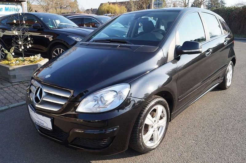 Gebraucht Mercedes B160 95 PS (69 kW) 2011 Schwarz Van / Kleinbus