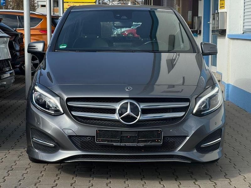 Gebraucht Mercedes B200 136 PS (100 kW) 2018 Grau Van / Kleinbus