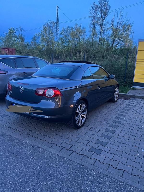 Grau Gebraucht 2007 VW Eos Cabrio | 2.900 € (Etwas zu teuer) - Bild 1/4