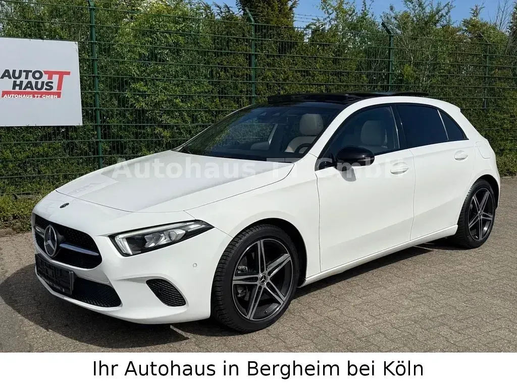 Gebraucht Mercedes A200 Night 163 PS (119 kW) 2019 Weiß Limousine