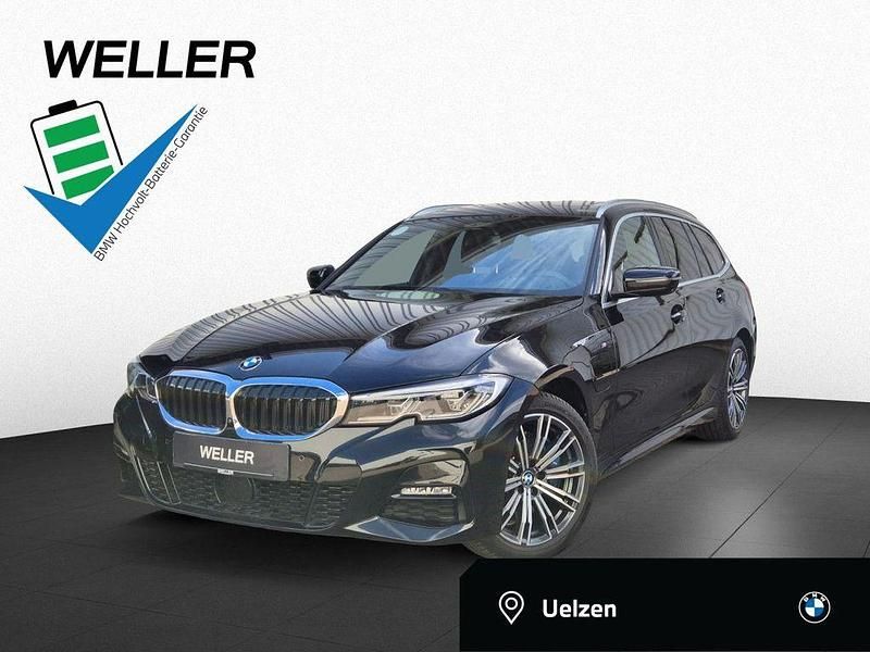 Black sapphire (schwarz) Gebraucht 2021 BMW 330e Shadowline Kombi | 37.850 € (Teuer) - Bild 1/4