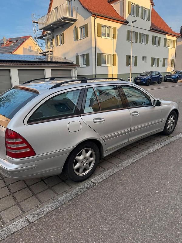 Gebraucht Mercedes C220 143 PS (105 kW) 2002 Silber Kombi