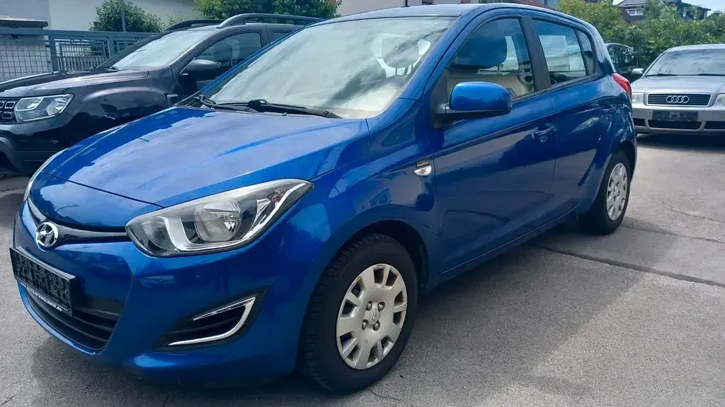Gebraucht Hyundai i20 Trend 86 PS (63 kW) 2012 Blau Kleinwagen