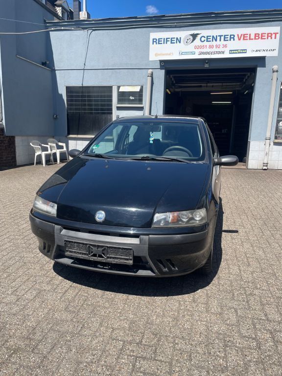 Schwarz Gebraucht 2002 Fiat Punto Active Kleinwagen | 1.590 € (Fairer Preis) - Bild 1/4