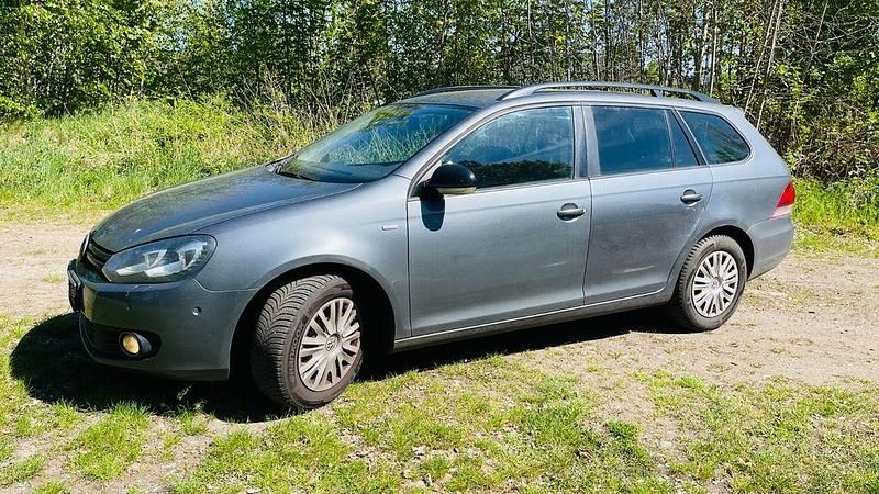 Gebraucht VW Golf VI Match 105 PS (77 kW) 2013 Grau Kleinwagen