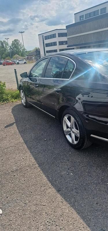 Usata VW Passat 140 CV (102 kW) 2012 Nero Berlina
