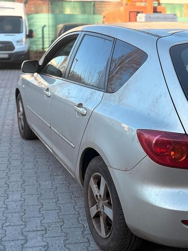 Usata Mazda 3 105 CV (77 kW) 2005 Beige Utilitaria