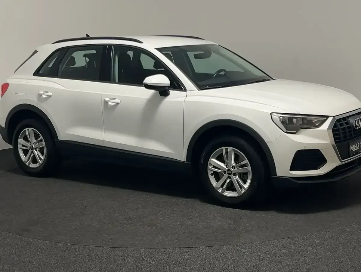 Gebraucht Audi Q3 Basis 245 PS (180 kW) 2022 Weiß SUV